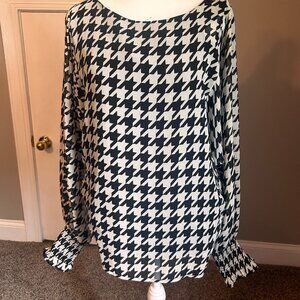 Vince Camuto Black and White Top Size Large